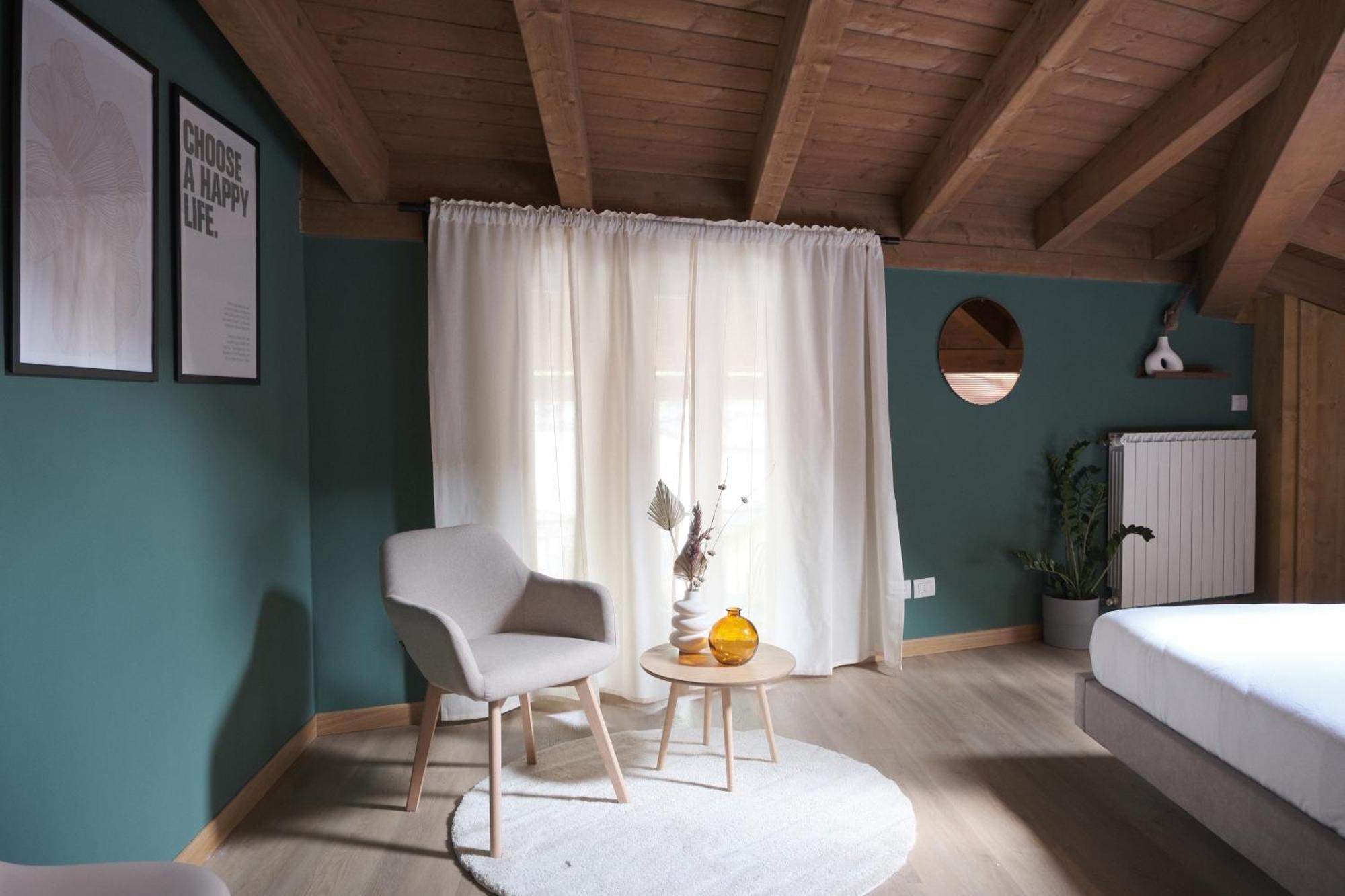 Charmescape Oldtown - 6 Min Walk To Berninaexpress Apartment Тирано Екстериор снимка