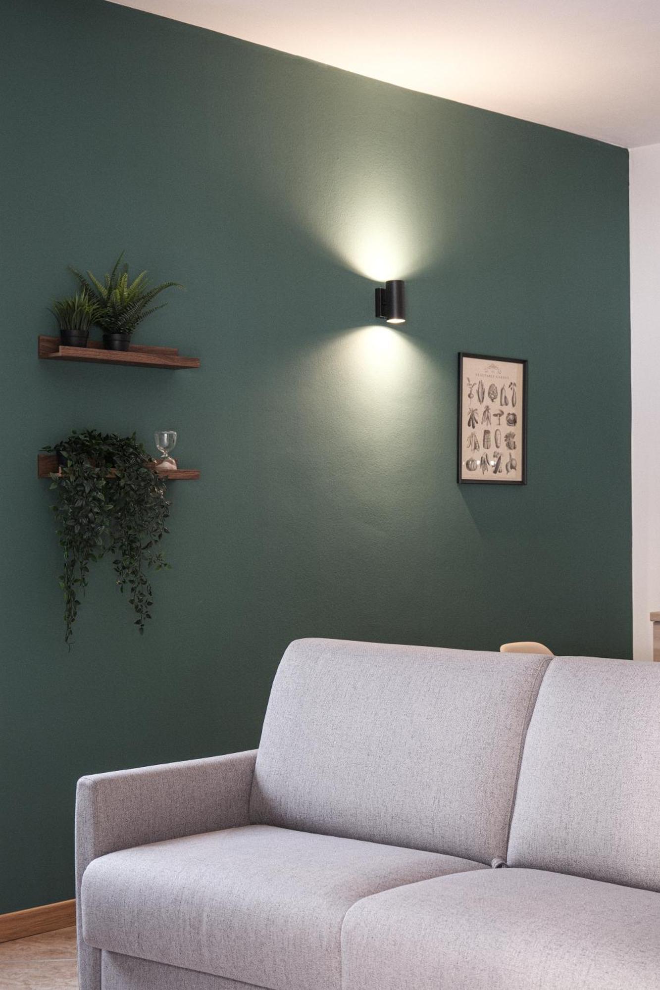 Charmescape Oldtown - 6 Min Walk To Berninaexpress Apartment Тирано Екстериор снимка